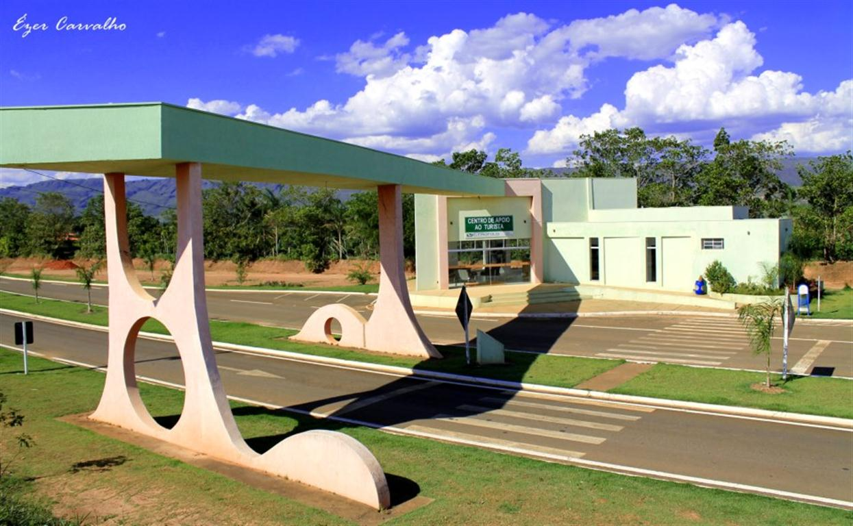 Prefeitura de Delfinópolis-MG abre concurso com salários de até R$ 18,8 mil