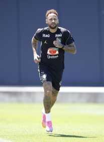 Neymar em atividade da Seleção Brasileira