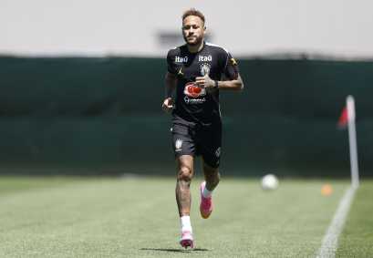 Neymar em atividade da Seleção Brasileira