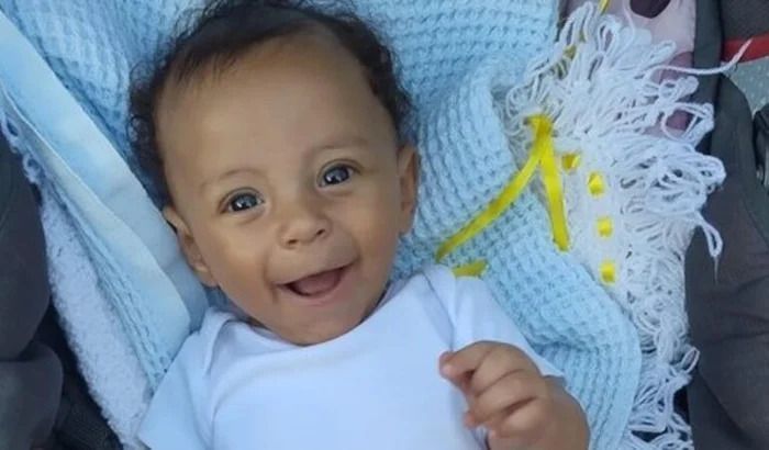 Família busca ajuda para realizar cirurgia em bebê com má formação congênita