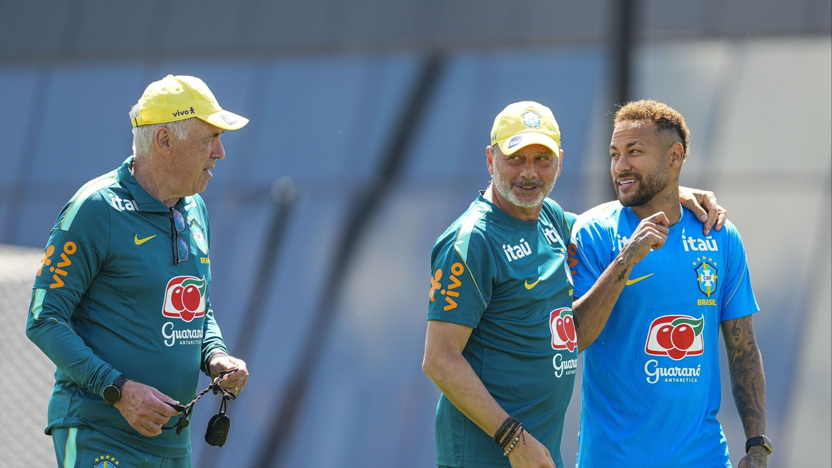 Neymar comemora retorno aos treinos com a Seleção e se aproxima de duelo com a Escócia