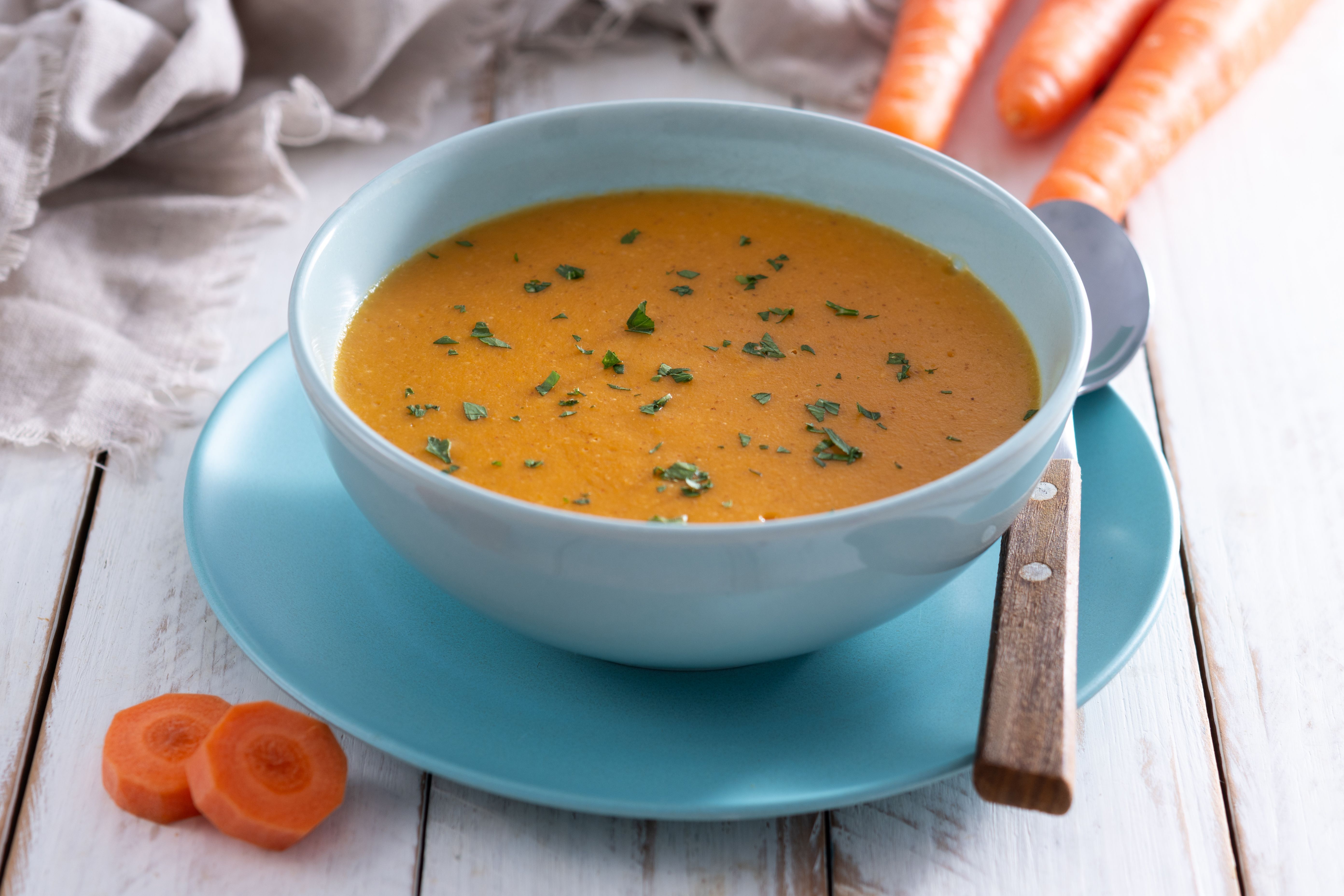 Caldo de cenoura fit para o início do inverno
