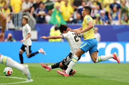 Gol de Kaishu Sano, do Japão, sobre o Brasil na Copa do Mundo