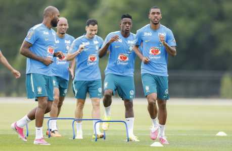 Da direita para esquerda: Rayan, Luiz Henrique e Martinelli