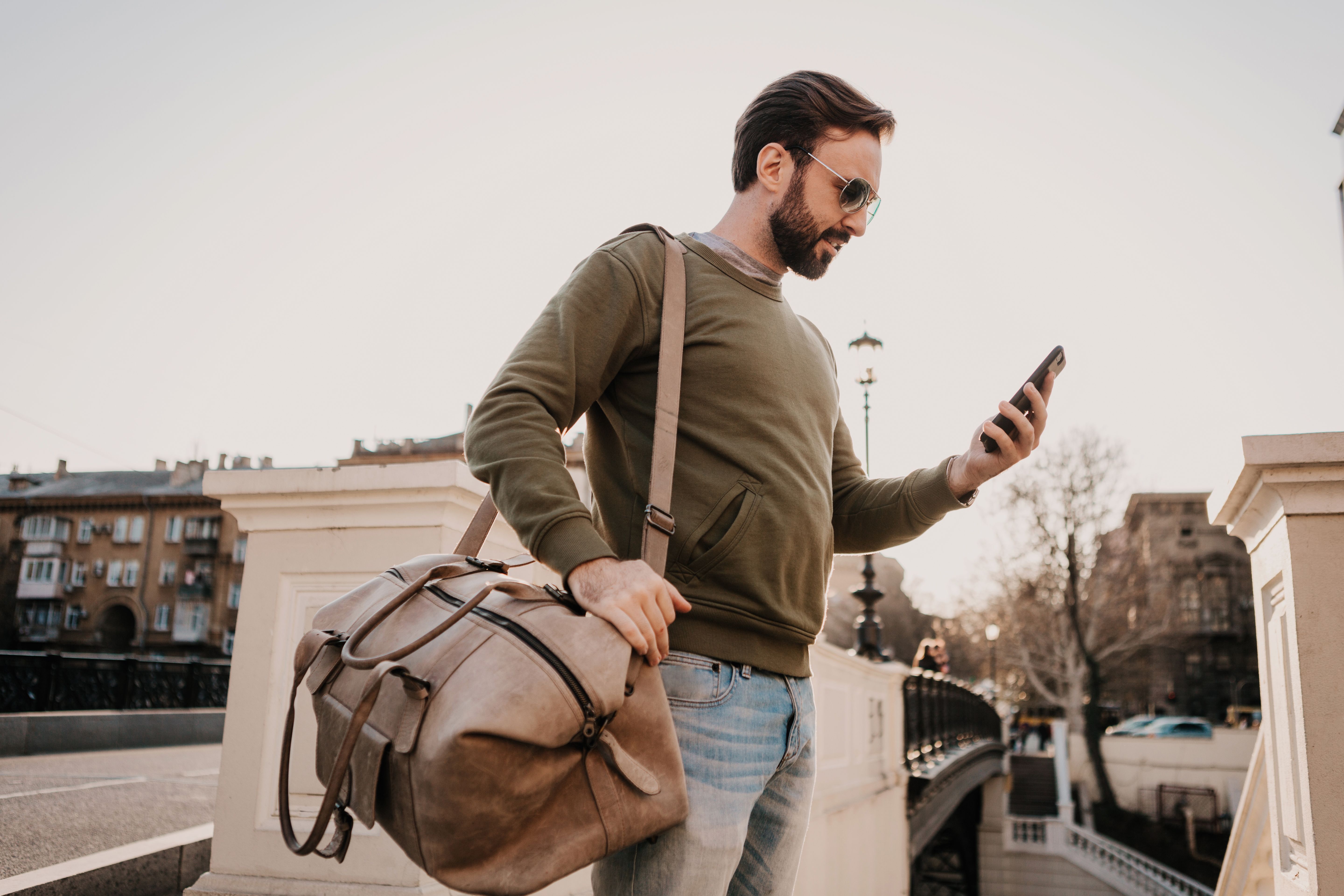 Como montar a mala perfeita: dicas para homens viajarem com praticidade