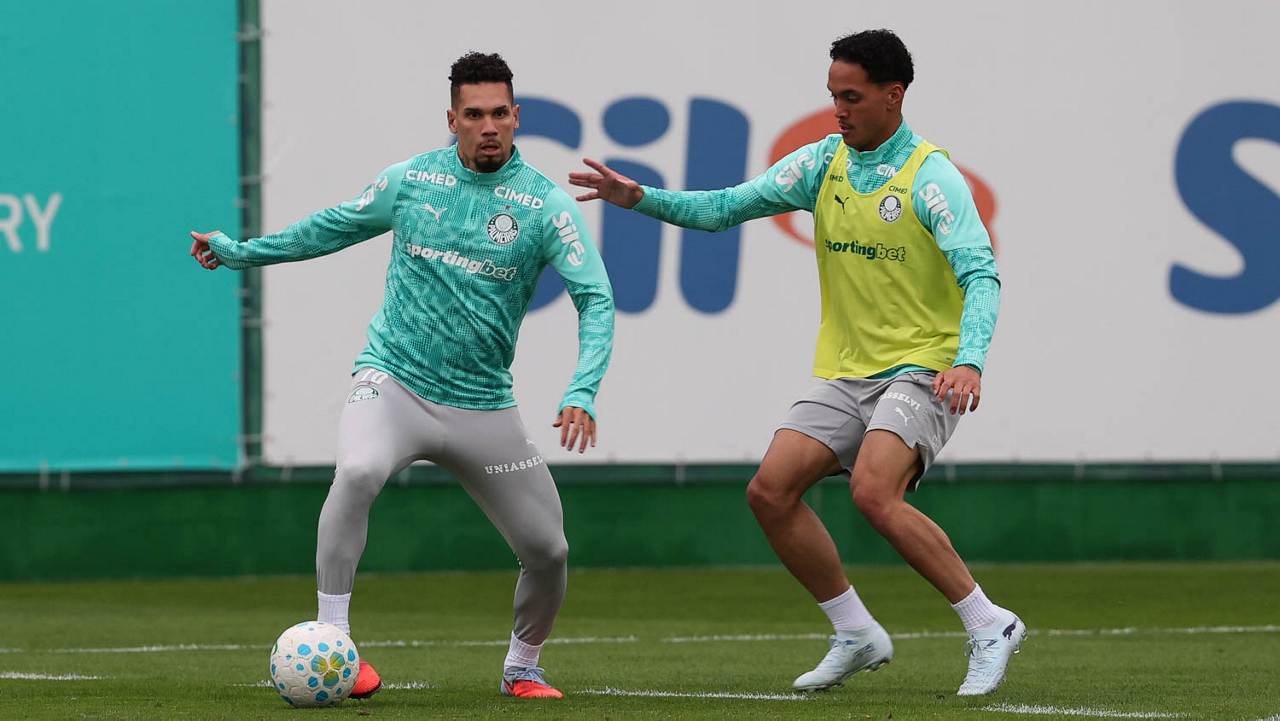 Com Paulinho e sem Vitor Roque, Palmeiras faz primeiro treino em campo