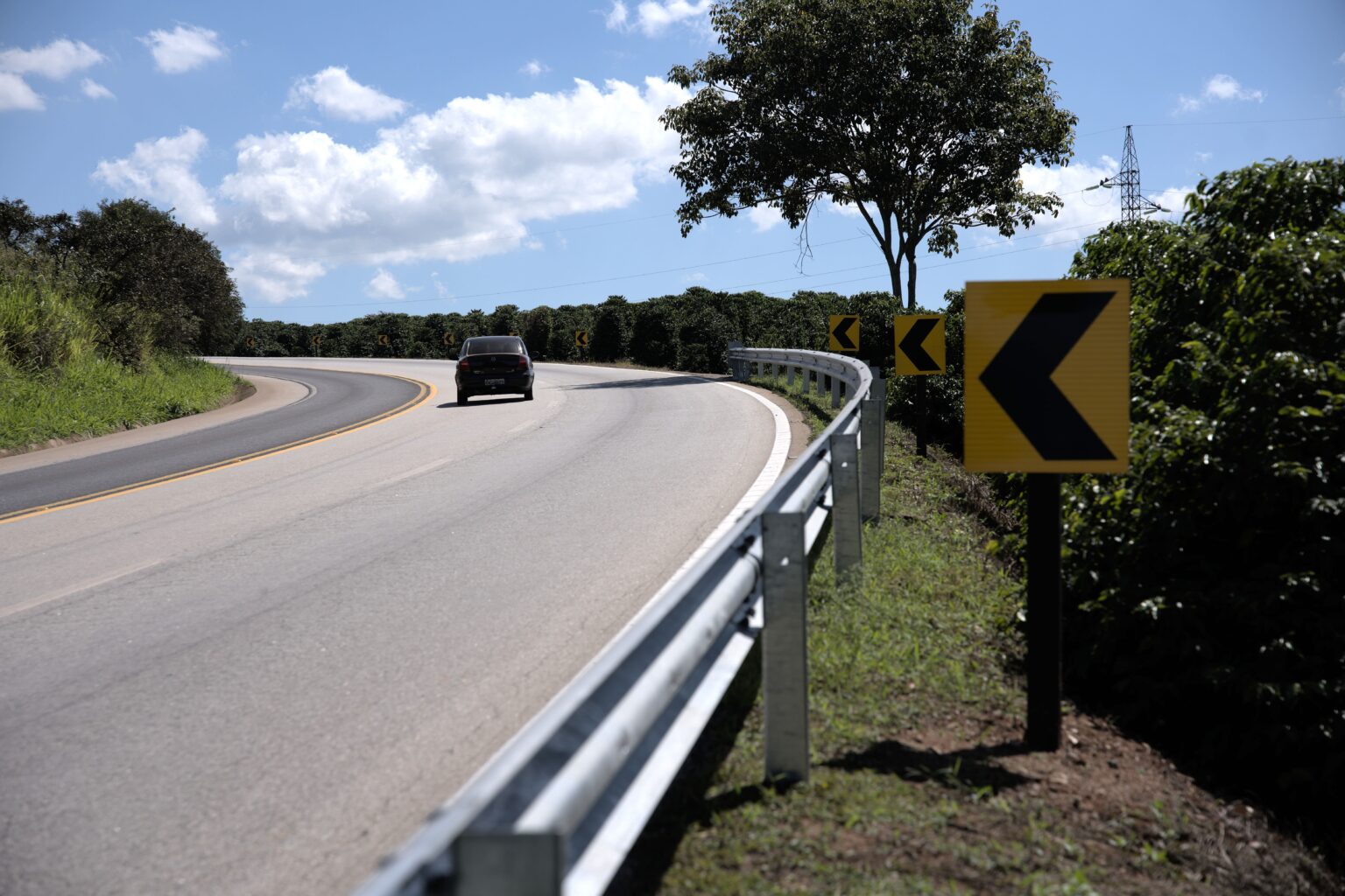Rodovias da região passam por manutenção com pare e siga até domingo