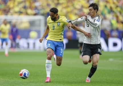 Matheus Cunha em jogo da Seleção Brasileira contra o Japão na Copa do Mundo de 2026