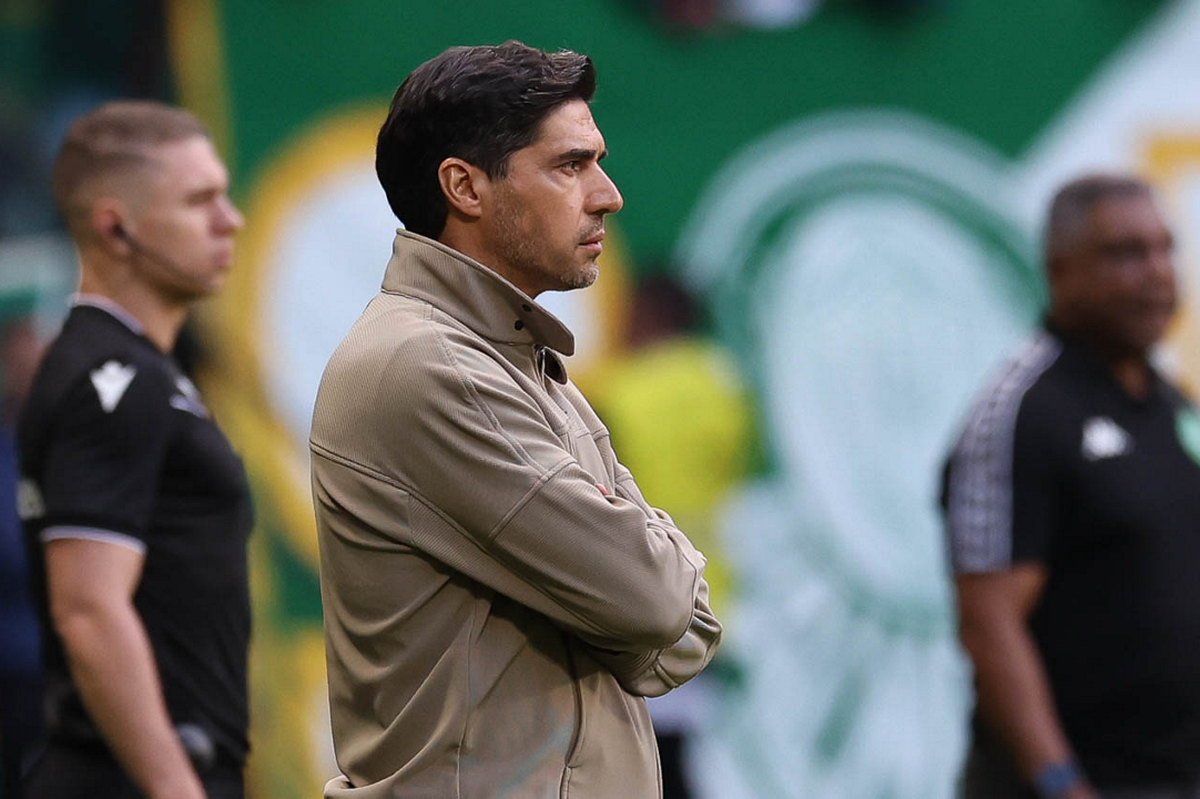 Clube inglês coloca Abel Ferreira, do Palmeiras, como alvo na janela