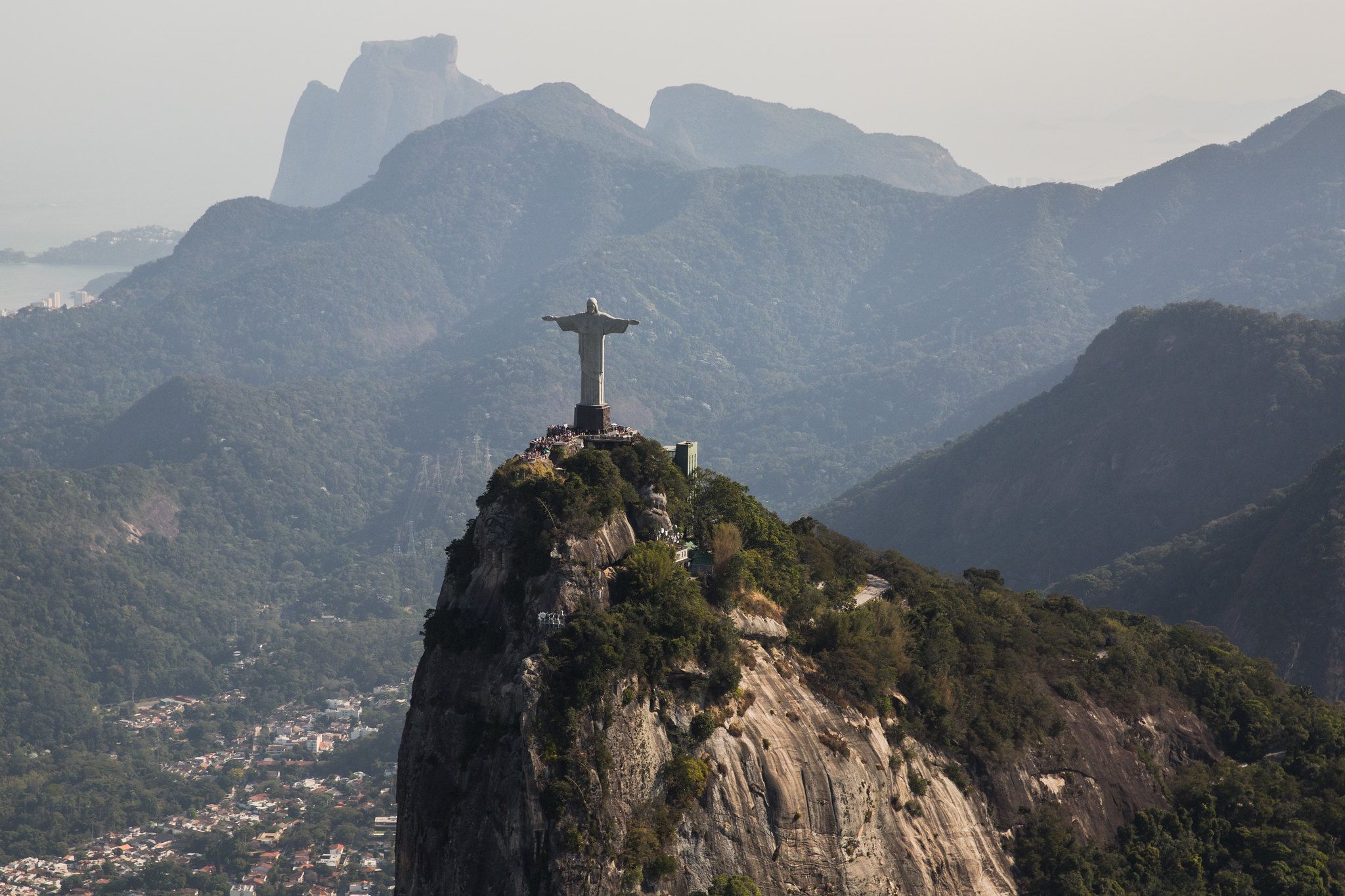 Gastos de turistas internacionais no Brasil batem recorde e somam R$ 25 bilhões em 2026