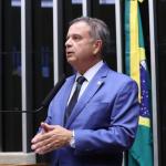 Proibição de visita de Flávio Bolsonaro a Jair Bolsonaro provoca reação da oposição