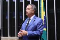 Proibição de visita de Flávio Bolsonaro a Jair Bolsonaro provoca reação da oposição