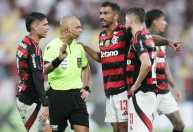 Fifa escolhe árbitro brasileiro para apitar jogo de estreia da Copa do Mundo