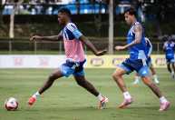 Cruzeiro acerta empréstimo de zagueiro para clube da Inglaterra