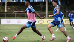 Cruzeiro acerta empréstimo de zagueiro para clube da Inglaterra