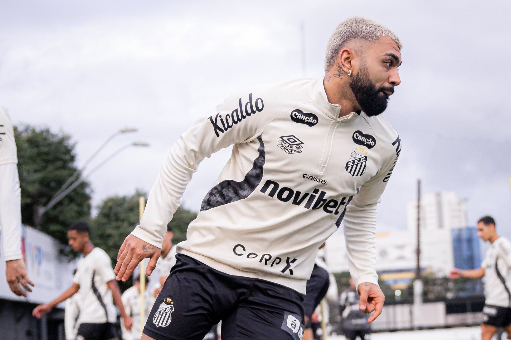 Santos define programação em Portugal; veja adversários
