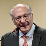 Guerra no Irã impulsiona aposta do Brasil em combustível para aviação, diz Alckmin
