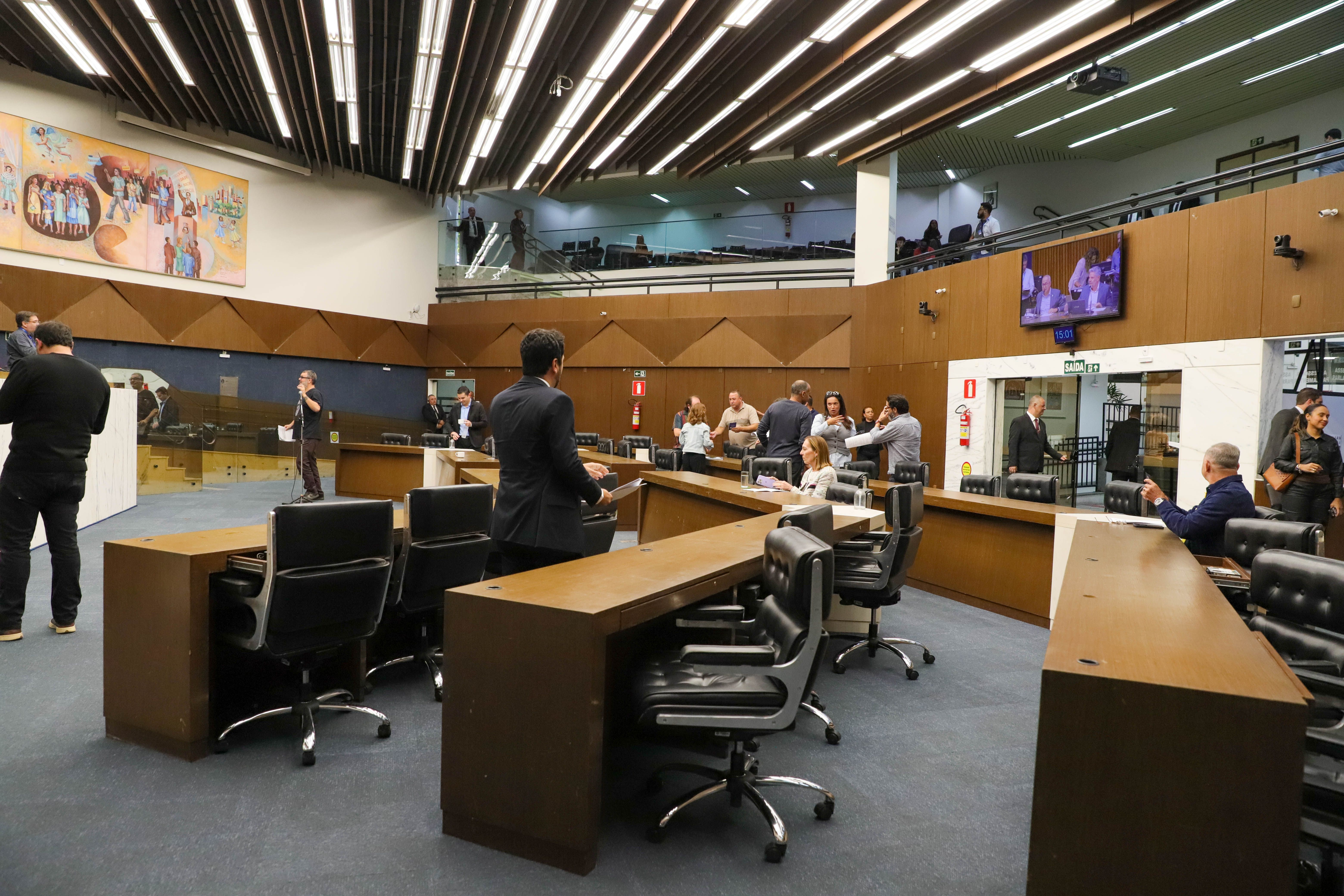 Projeto que remaneja R$ 15 milhões em emendas impositivas avança na Câmara