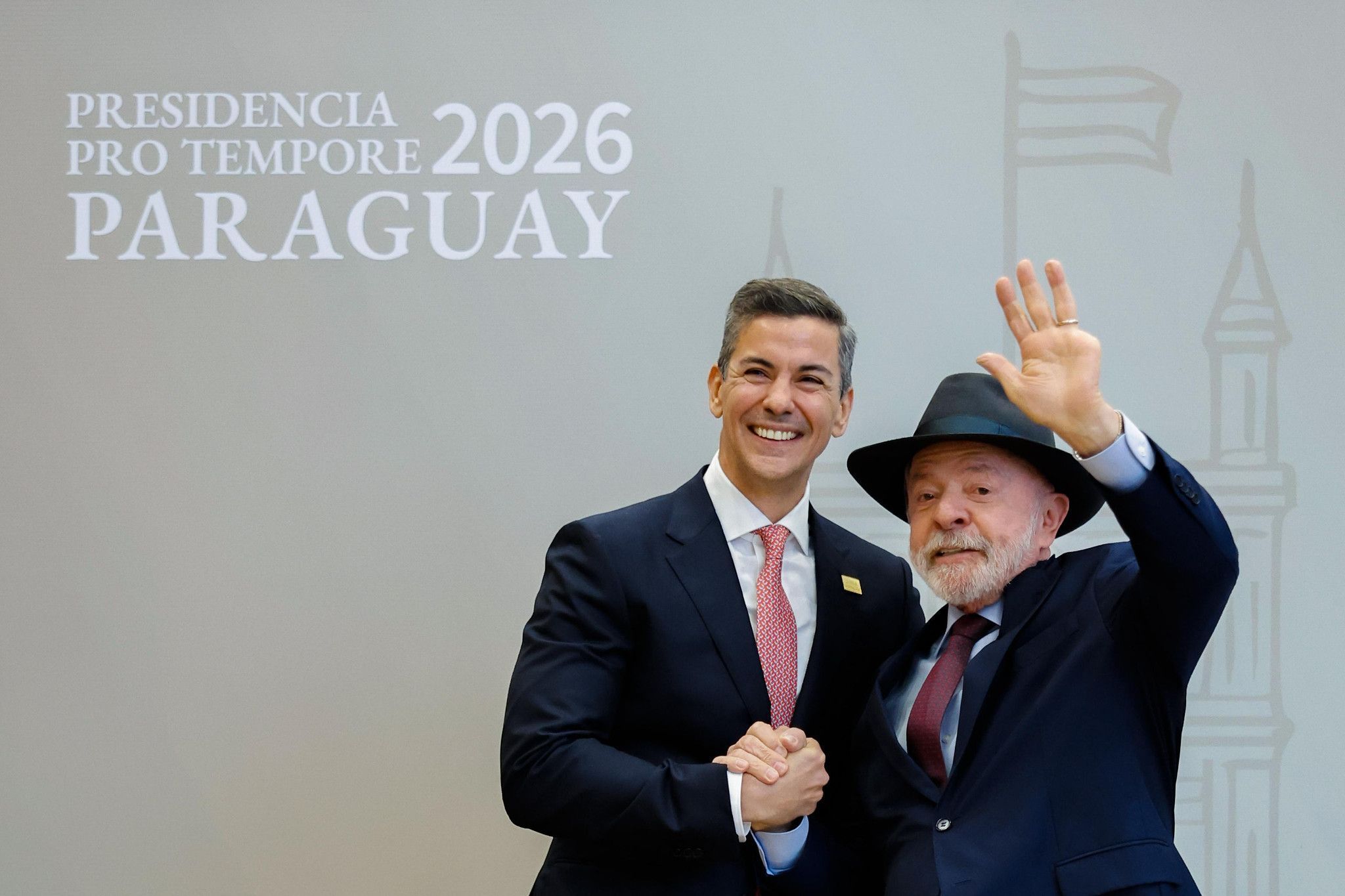 No Paraguai, Lula fala em reeleição e promete fortalecer o Mercosul