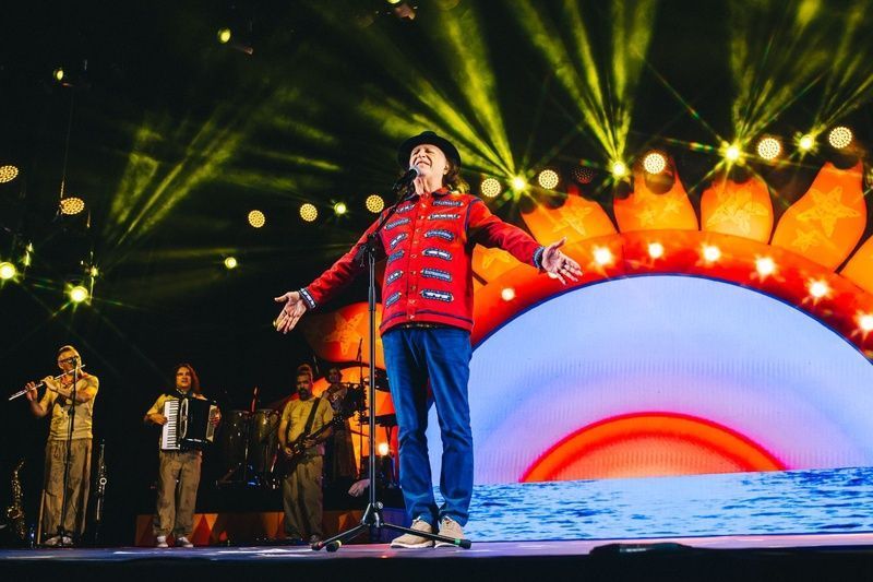Alceu Valença traz a turnê comemorativa '80 Girassóis' a Belo Horizonte em junho