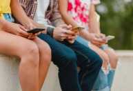 Emirados Árabes anunciam bloqueio de redes sociais para menores de 15 anos