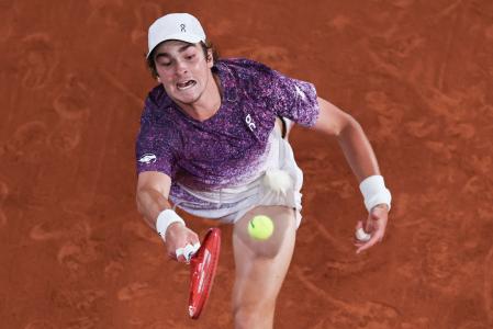 João Fonseca caiu nas quartas de final de Roland Garros