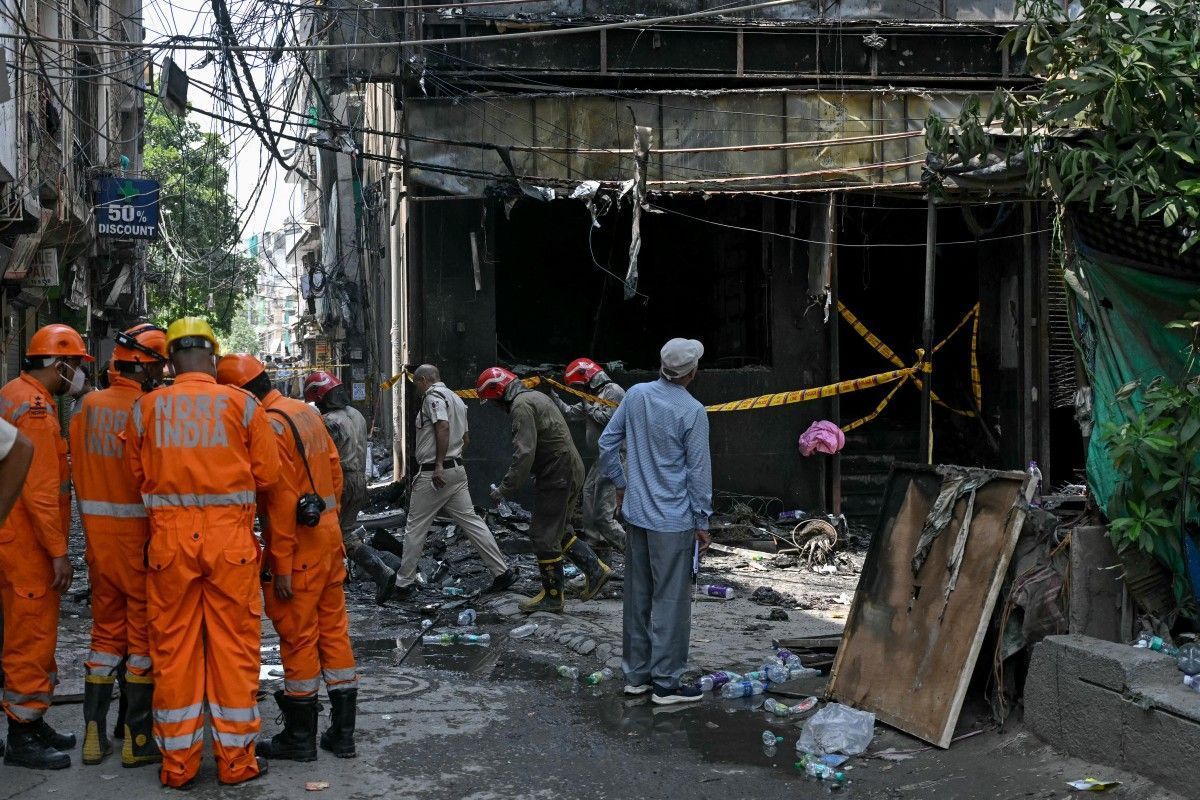 Incêndio em hotel deixa ao menos 21 mortos em Nova Délhi
