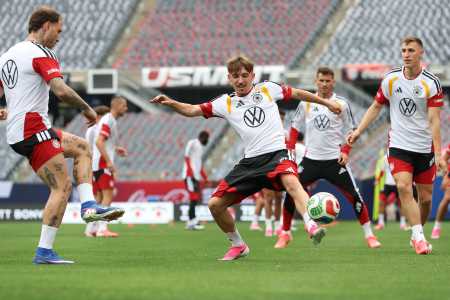 Lennart Karl em treino da Seleção da Alemanha
