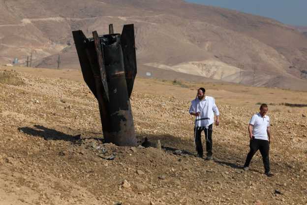 Guerra no Oriente Médio: Irã anuncia pausa nos ataques a Israel; negociações seguem