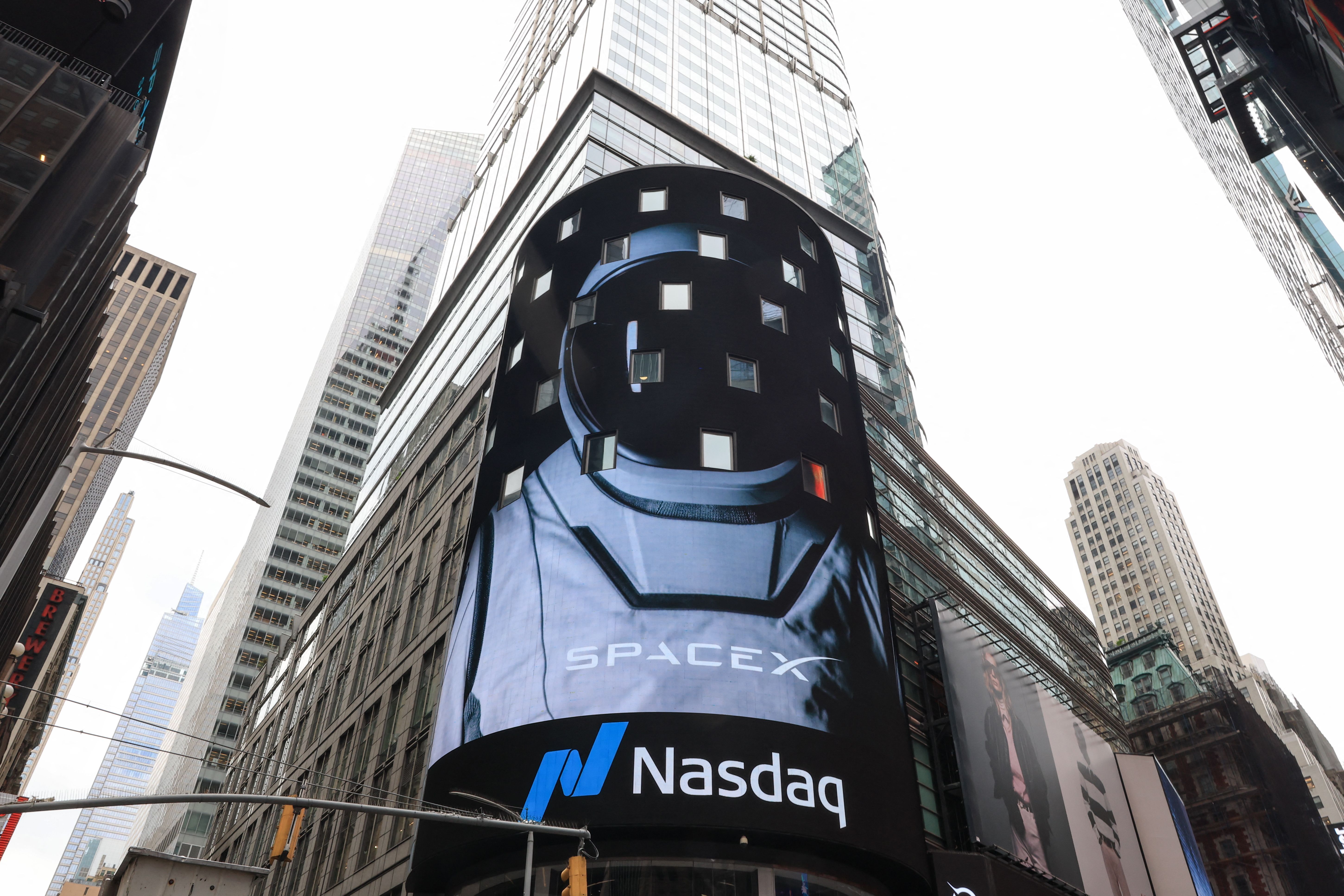 SpaceX estreia na bolsa e se torna a 7ª empresa mais valiosa do mundo