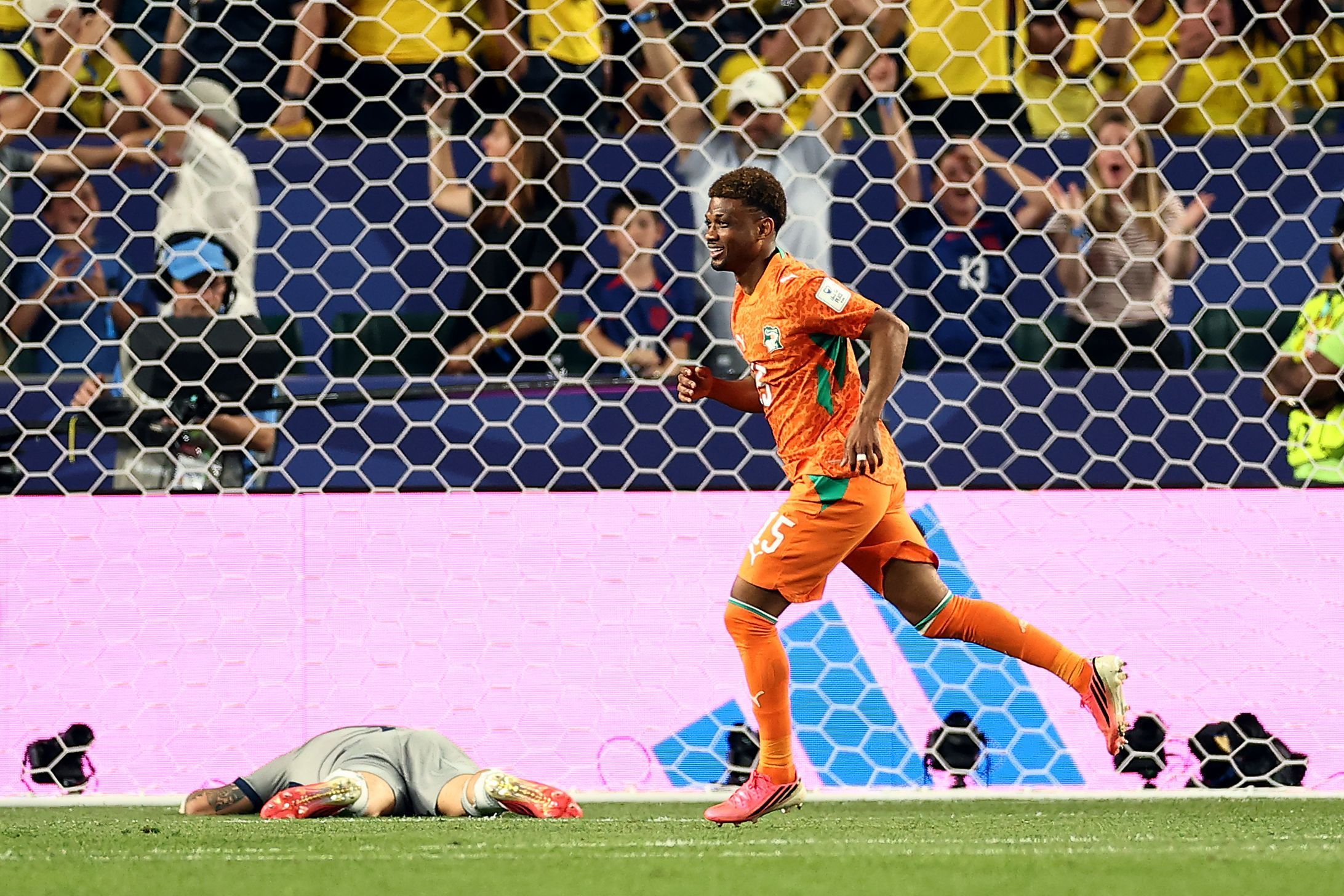 Costa do Marfim marca no fim e estreia com vitória sobre o Equador na Copa Mundo