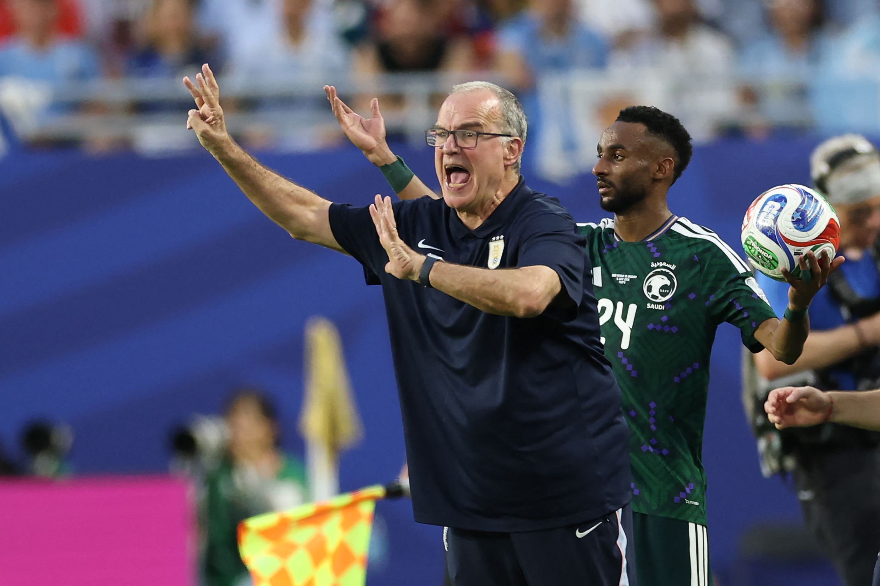 Marcelo Bielsa é direto após empate do Uruguai na Copa: 'Tínhamos que vencer'