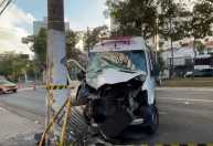 Paciente idosa morre após ambulância bater em poste em São Paulo