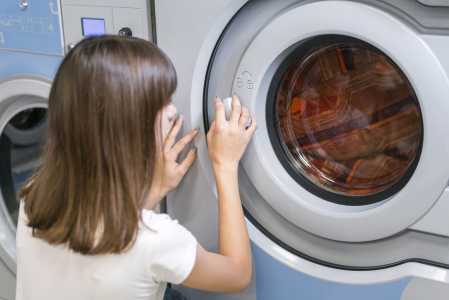 Alemanha troca amaciante por mistura simples com vinagre; veja os benefícios para as roupas