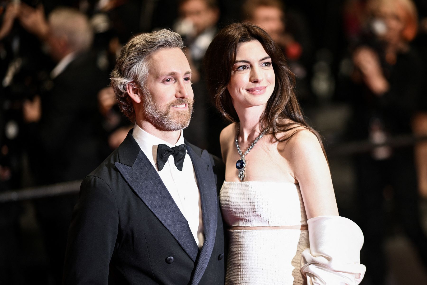 Quem é Adam Shulman, marido de Anne Hathaway? Casal anunciou terceira gravidez