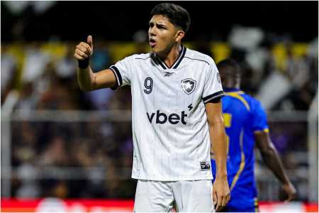 Arthur Izaque é revelação do Botafogo