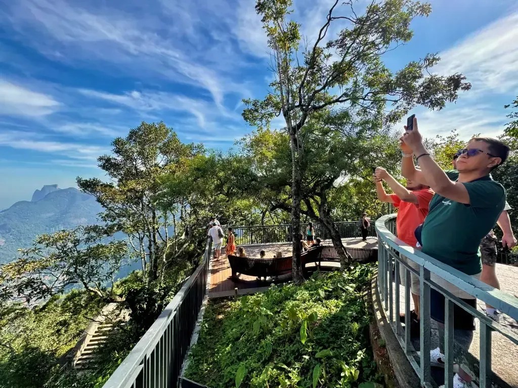 Parque Nacional da Tijuca: novo mirante é inaugurado aos pés do Cristo Redentor
