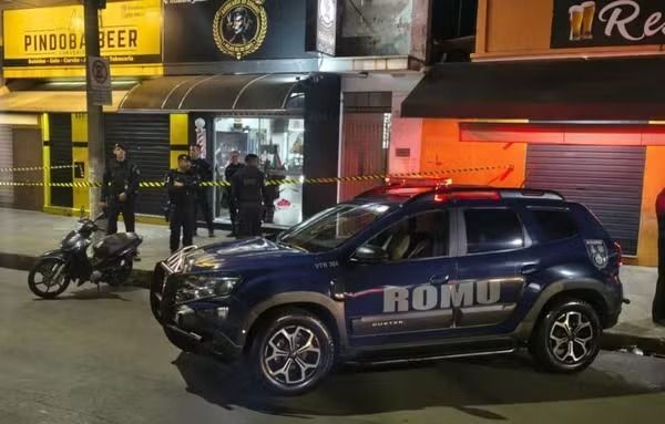 Barbeiro é baleado enquanto cortava cabelo de cliente em Pirassununga (SP)