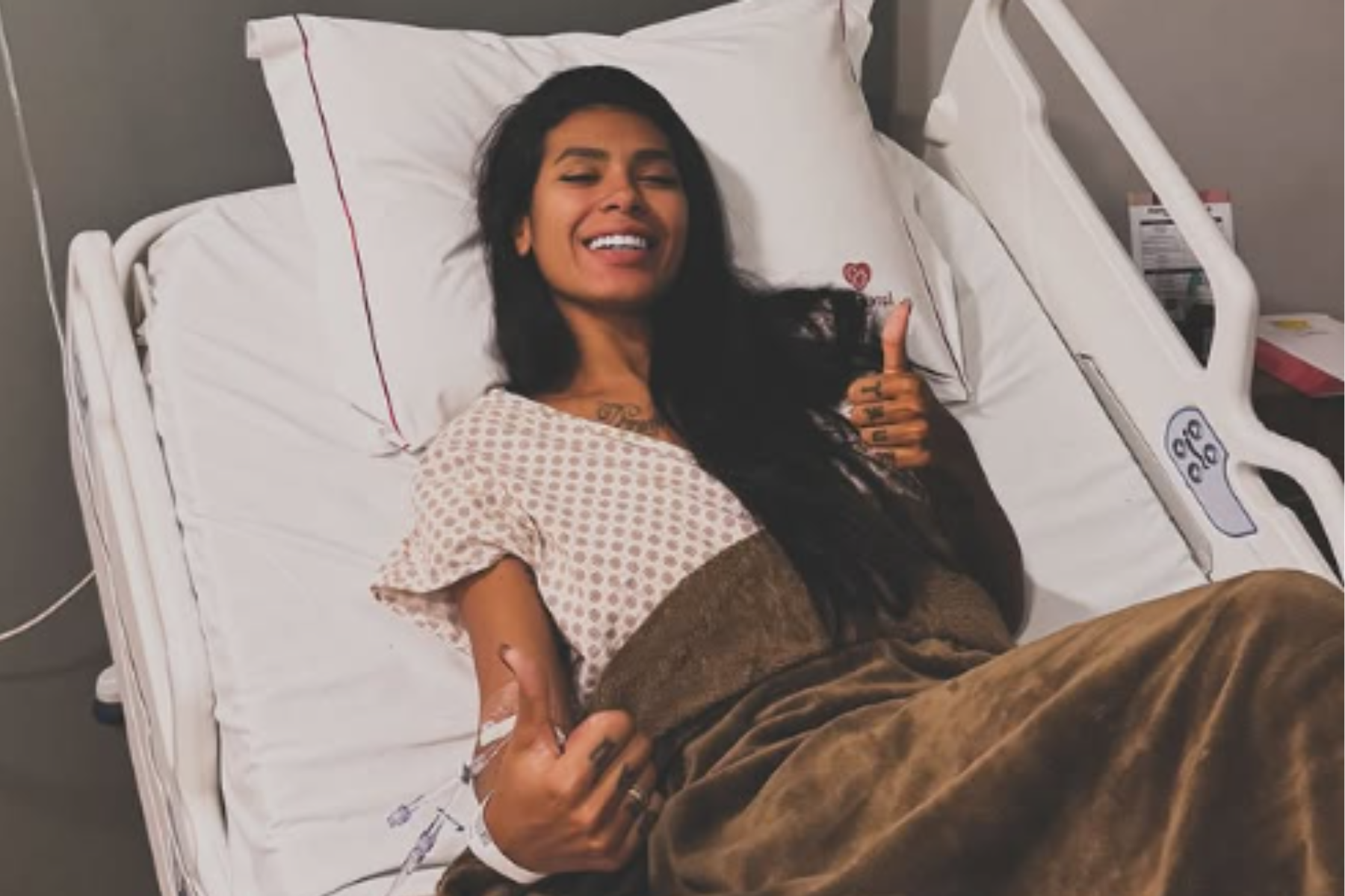Pocah é internada às pressas para cirurgia íntima após 'dor insuportável'