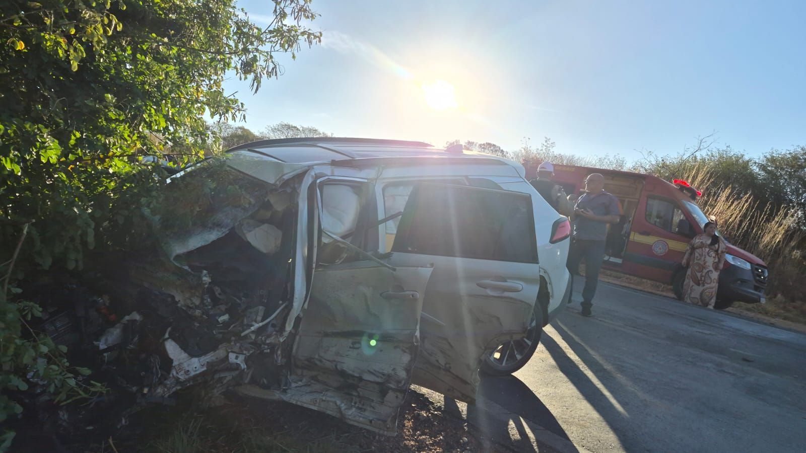 Casal fica ferido em colisão com três veiculos na MGC-122, em Nova Porteitinha