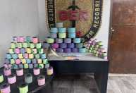 PM apreende 119 rolos de linha chilena e prende dois suspeitos em loja de Contagem