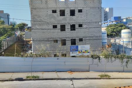 Justiça Federal manda construtoras pararem obras de moradias populares no Castelo, em BH