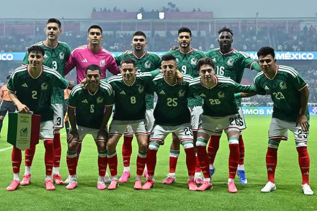 Técnico do México faz testes e ainda tem dúvidas para estreia da Copa