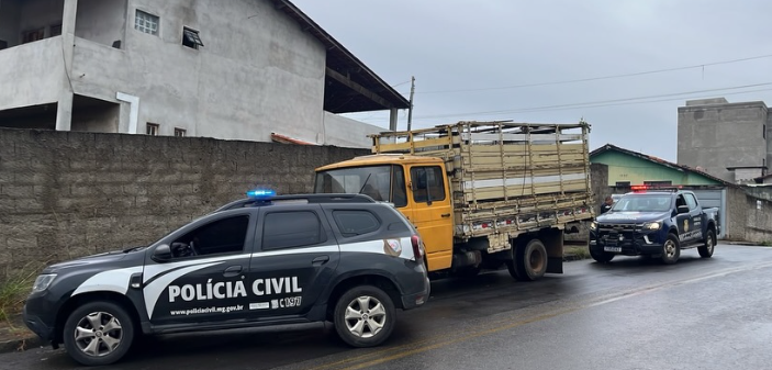 Polícia Civil recupera caminhão furtado em Extrema