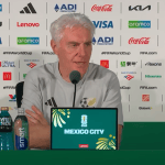 Comentarista detona treinador do África do Sul após derrota na estreia da Copa