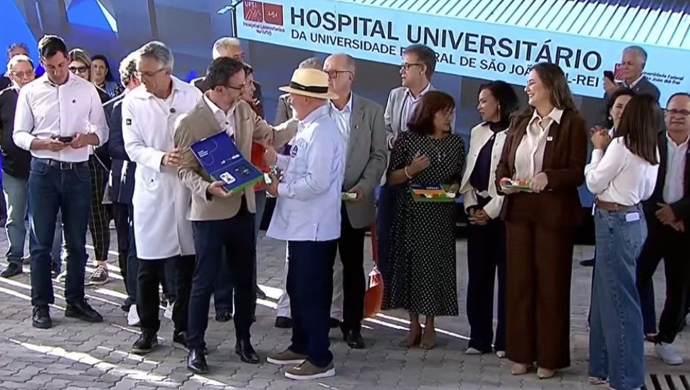 Lula inaugura hospital em Divinópolis, e governo promete investimento de R$ 331 milhões ao ano