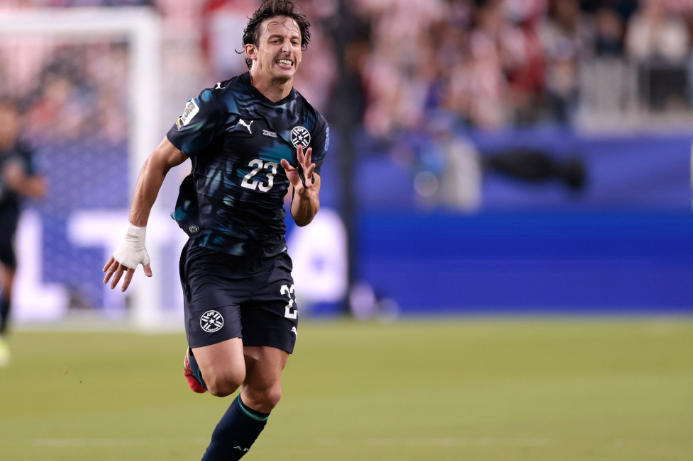 Quem é o ex-jogador do Vasco que garantiu primeira vitória do Paraguai na Copa do Mundo