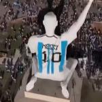 Web reage à estátua inusitada de Messi inaugurada na Patagônia: ‘Sem acreditar’