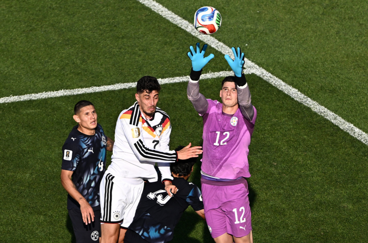 Herói do Paraguai, goleiro celebra vitória contra Alemanha e dedica classificação ao sobrinho