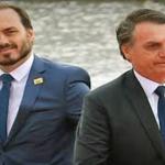 Carlos Bolsonaro visita o pai e diz estar preocupado com a saúde do ex-presidente